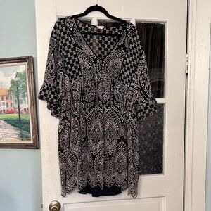 Akemi+Kin Black and White Embroidered Kimono Dress